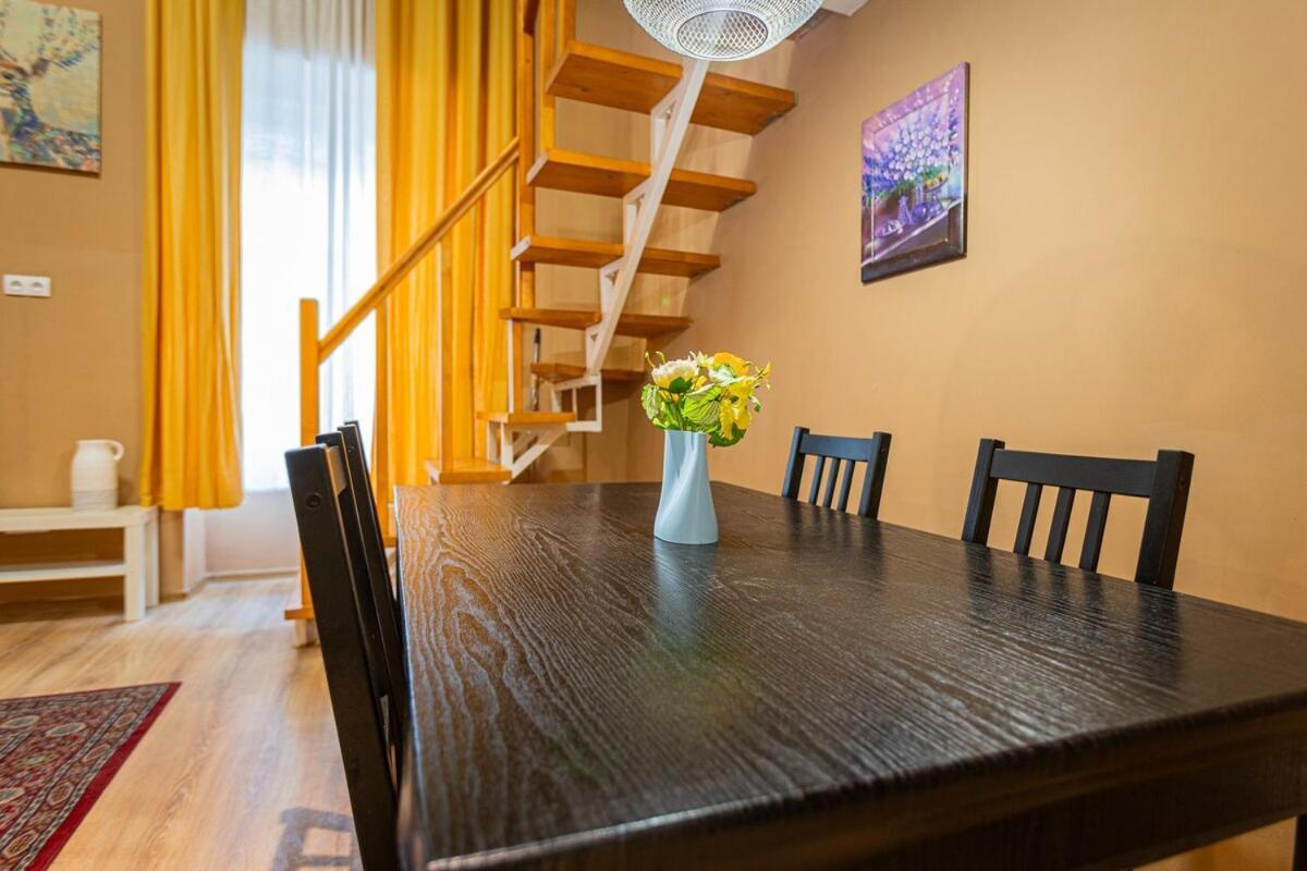 Quiet On The Danube River Apartment