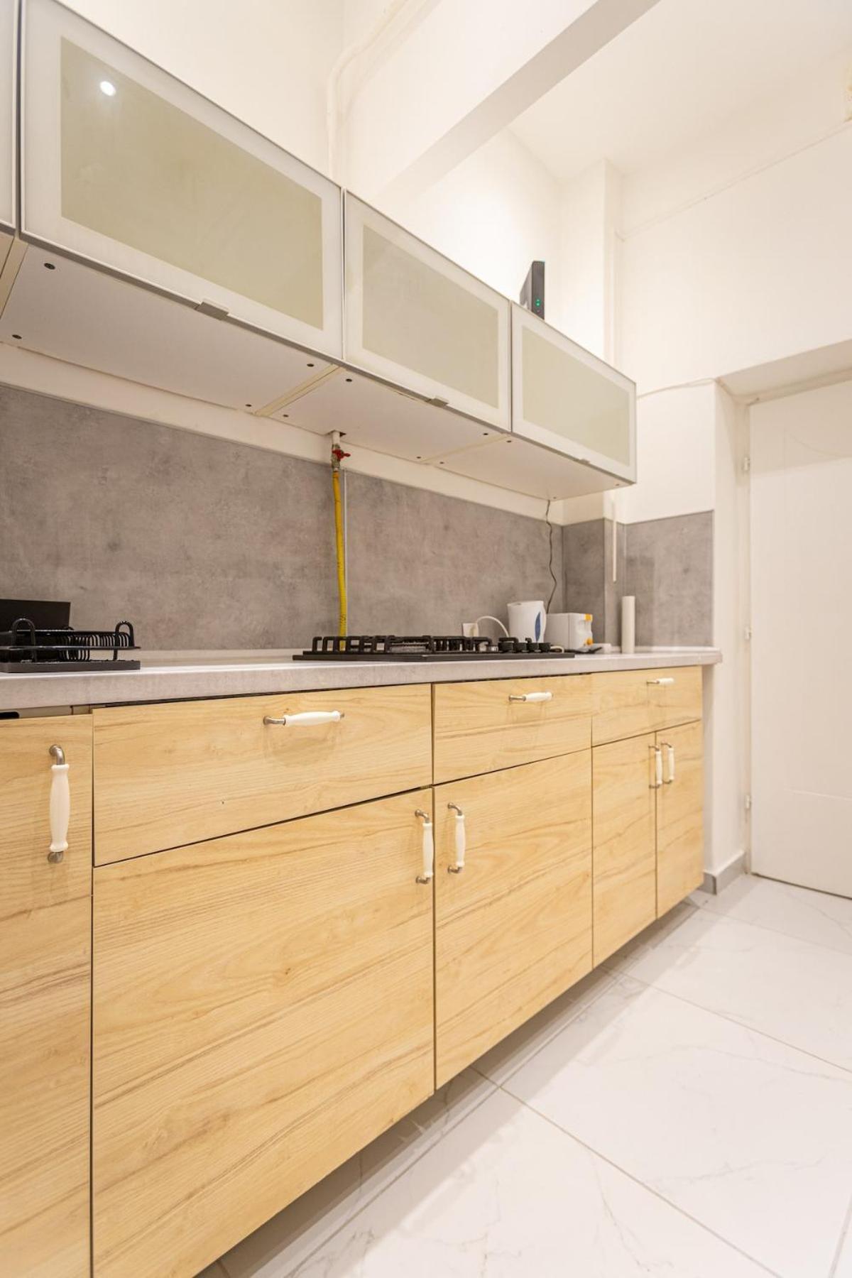 Quiet On The Danube River Apartment Budapest