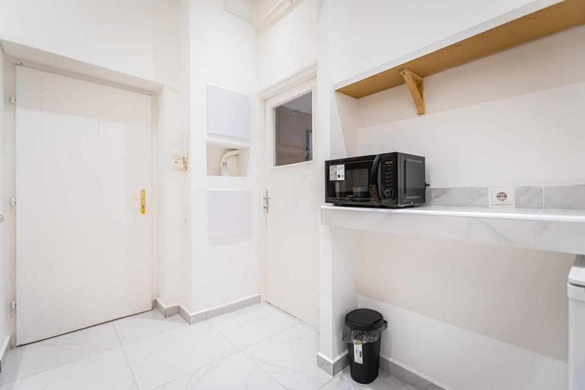 Quiet On The Danube River Apartment *