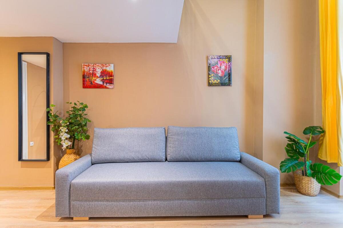 Quiet On The Danube River Apartment