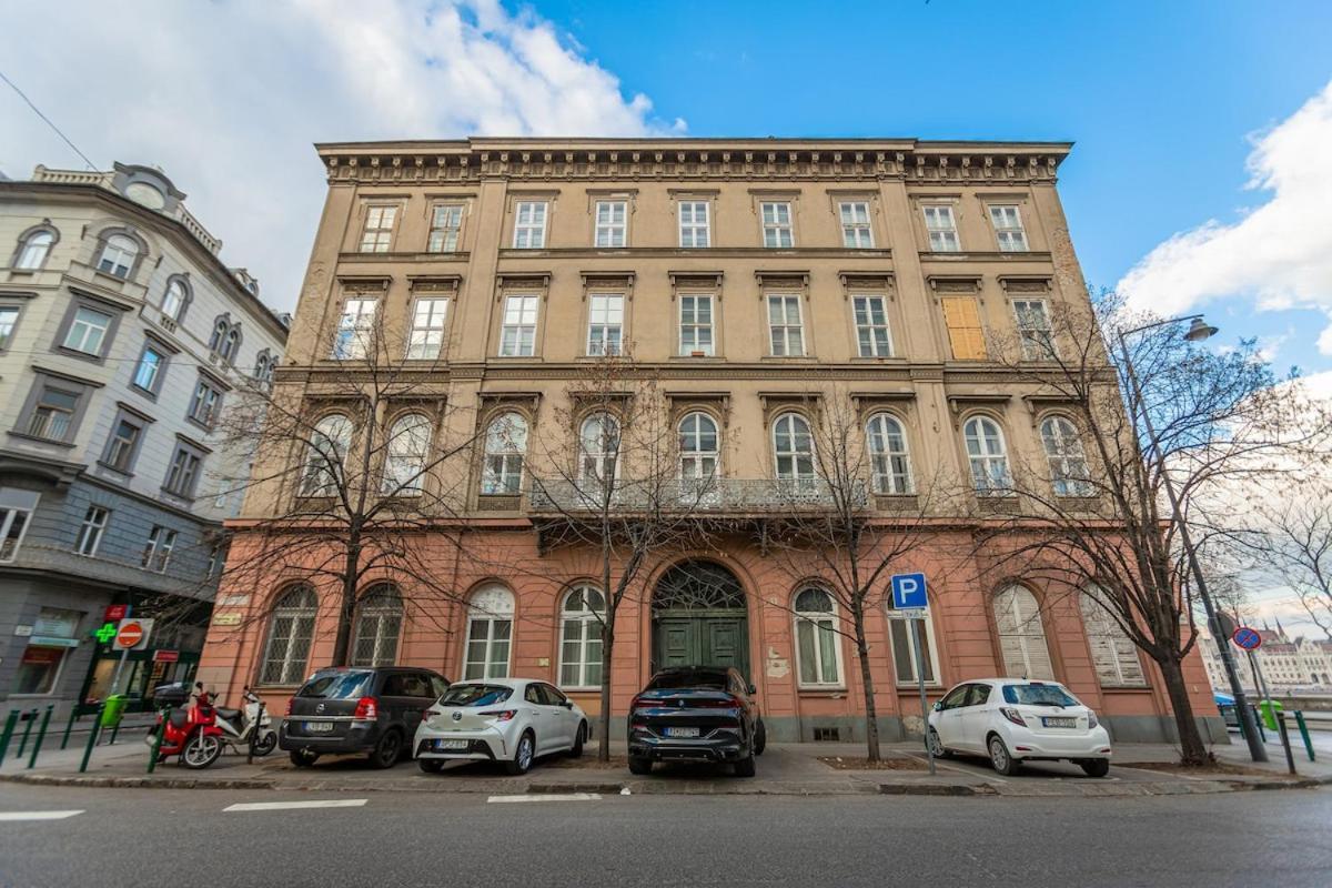 Apartment Quiet On The Danube River Budapest